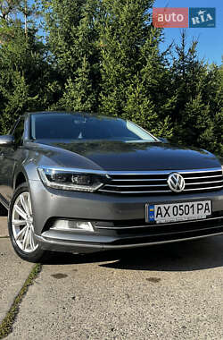 Седан Volkswagen Passat 2017 в Харькове