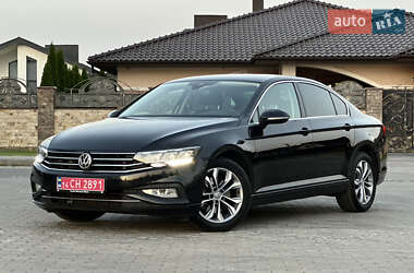 Седан Volkswagen Passat 2020 в Ровно