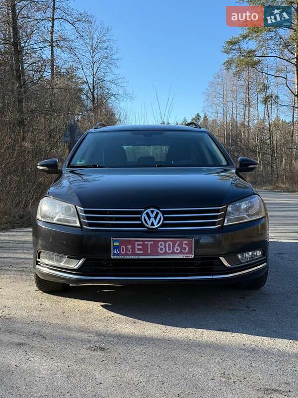 Універсал Volkswagen Passat 2012 в Житомирі
