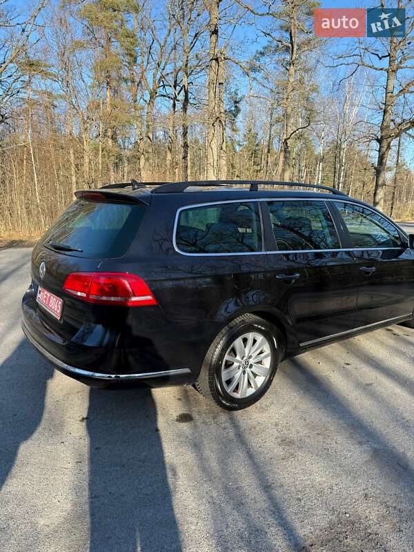 Універсал Volkswagen Passat 2012 в Житомирі