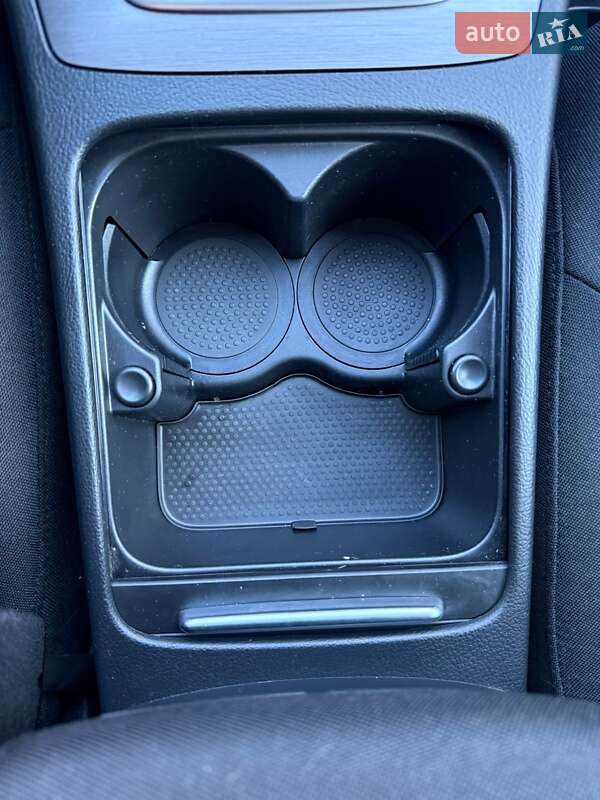 Універсал Volkswagen Passat 2012 в Житомирі