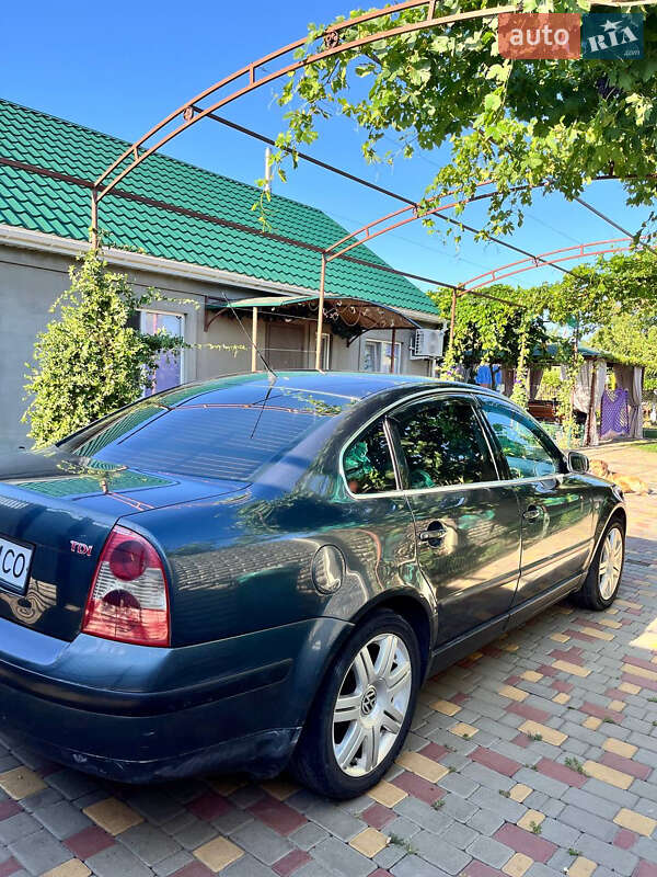 Седан Volkswagen Passat 2002 в Одесі