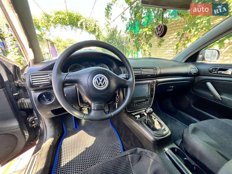 Седан Volkswagen Passat 2002 в Одесі