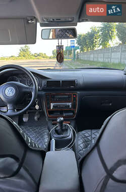 Седан Volkswagen Passat 2005 в  фото 11 Седан Volkswagen Passat 2005 в