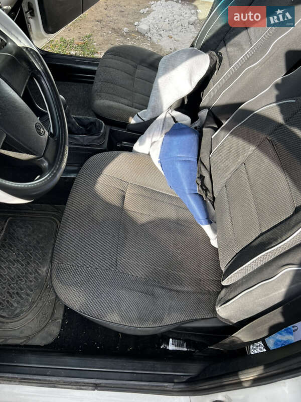 Седан Volkswagen Passat 1989 в Кривому Розі