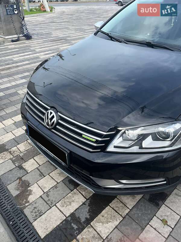 Універсал Volkswagen Passat 2012 в Львові