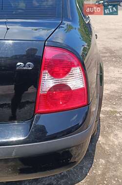 Седан Volkswagen Passat 2001 в 