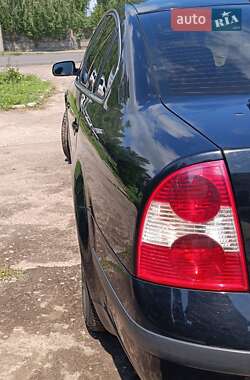 Седан Volkswagen Passat 2001 в 