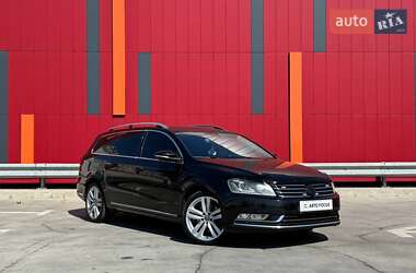 Универсал Volkswagen Passat 2012 в Киеве
