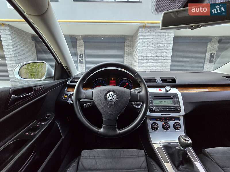 Седан Volkswagen Passat 2008 в Хмельницком