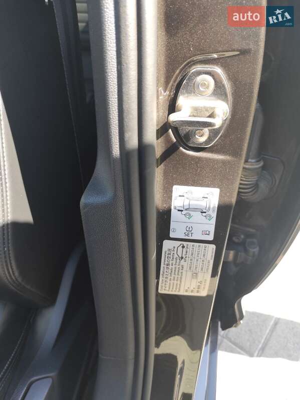 Універсал Volkswagen Passat 2015 в Житомирі