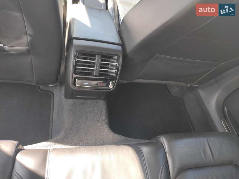 Універсал Volkswagen Passat 2015 в Житомирі