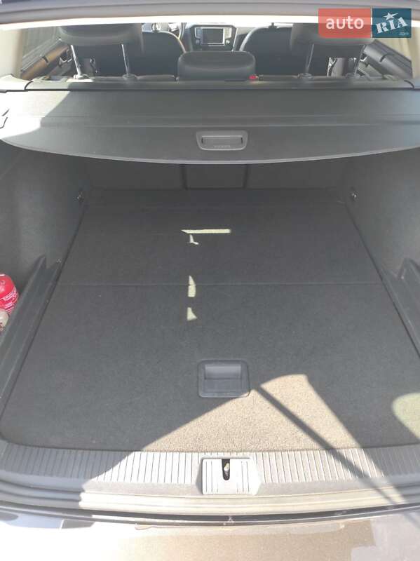 Універсал Volkswagen Passat 2015 в Житомирі