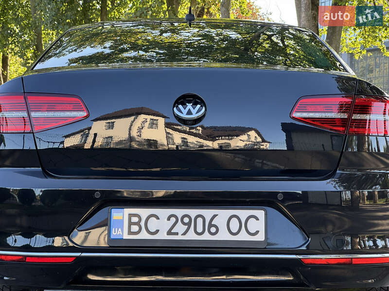 Седан Volkswagen Passat 2016 в Стрию