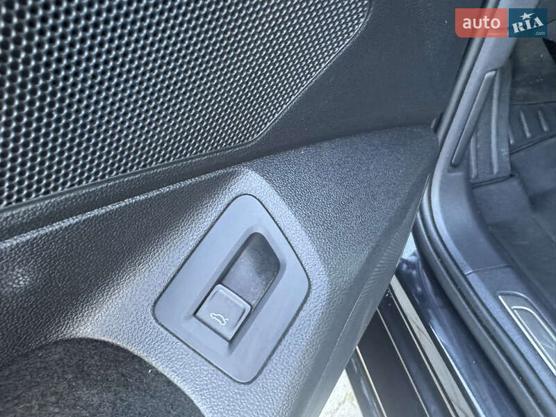 Седан Volkswagen Passat 2016 в Стрию