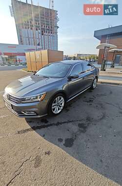 Седан Volkswagen Passat 2017 в 