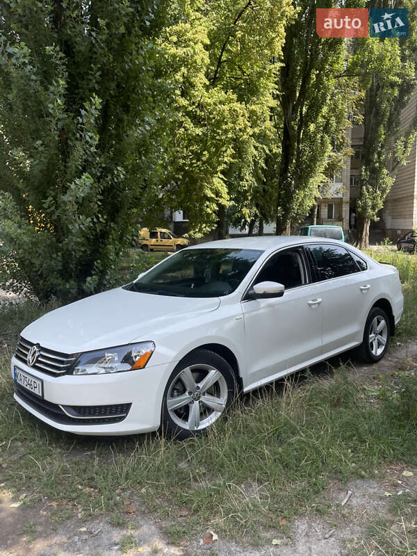 Седан Volkswagen Passat 2013 в Киеве фото 3 Седан Volkswagen Passat 2013 в Киеве