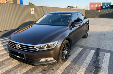 Седан Volkswagen Passat 2017 в Львові