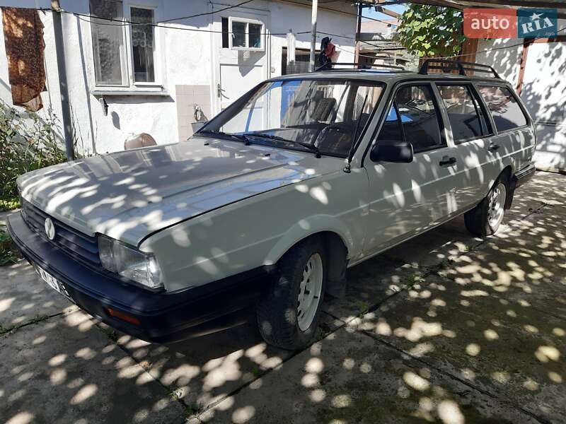 Универсал Volkswagen Passat 1987 в Виноградове