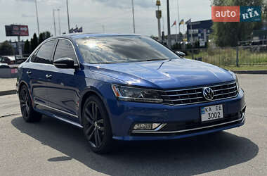 Седан Volkswagen Passat 2016 в Києві