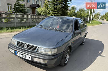 Седан Volkswagen Passat 1995 в Городке