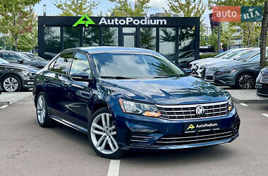 Седан Volkswagen Passat 2018 в Києві