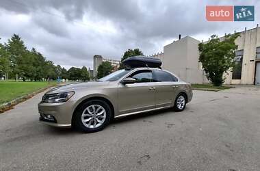 Седан Volkswagen Passat 2016 в Днепре