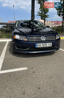 Седан Volkswagen Passat 2013 в Киеве