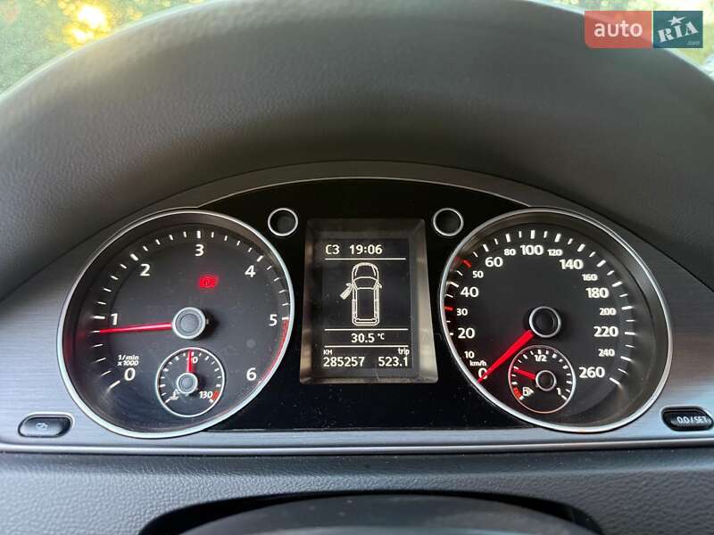 Универсал Volkswagen Passat 2012 в Днепре