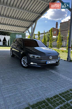 Універсал Volkswagen Passat 2016 в Львові