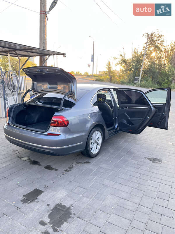 Седан Volkswagen Passat 2018 в Кривому Розі