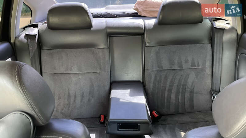 Седан Volkswagen Passat 2002 в Івано-Франківську