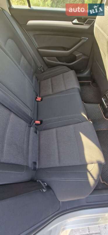 Универсал Volkswagen Passat 2015 в Луцке