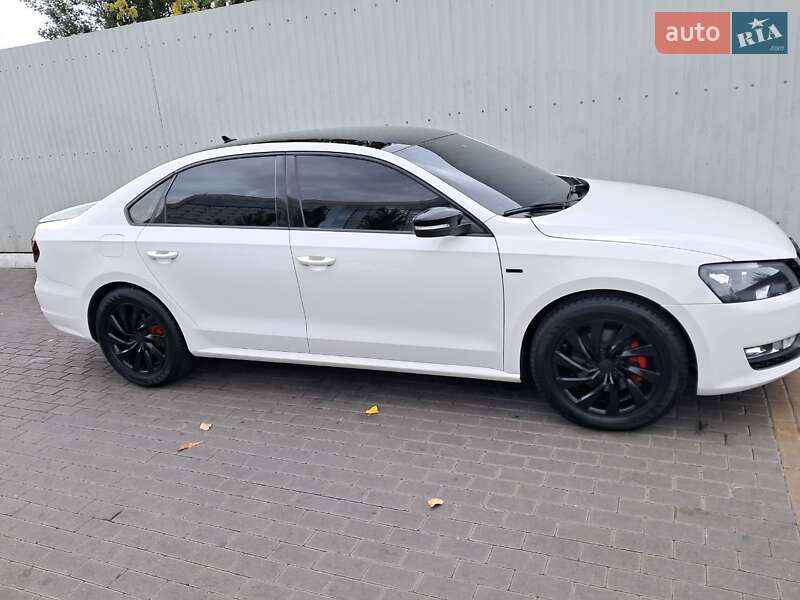 Седан Volkswagen Passat 2015 в Киеве