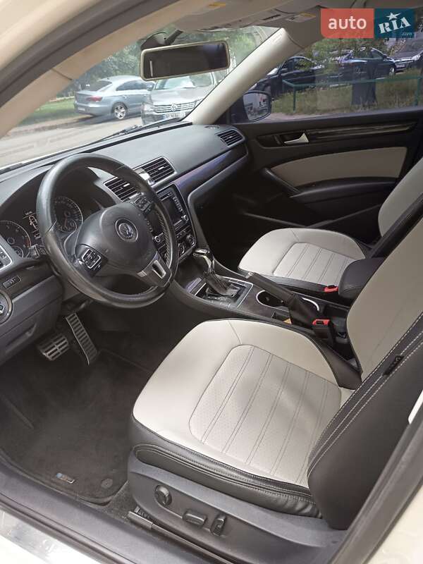 Седан Volkswagen Passat 2015 в Киеве