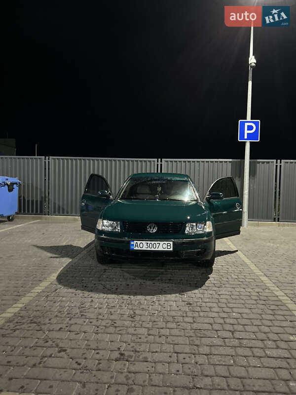 Седан Volkswagen Passat 1997 в Мукачево