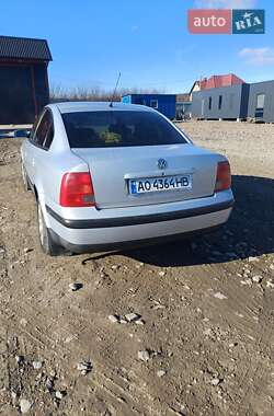 Універсал Volkswagen Passat 1998 в Ужгороді