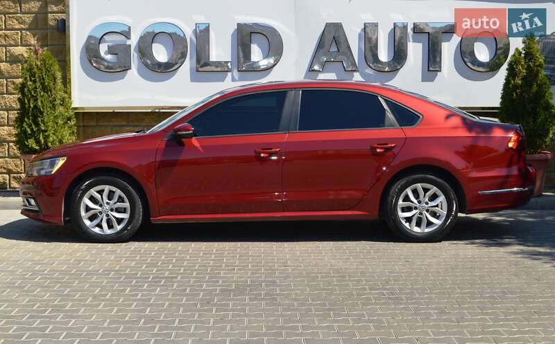 Седан Volkswagen Passat 2018 в Одессе