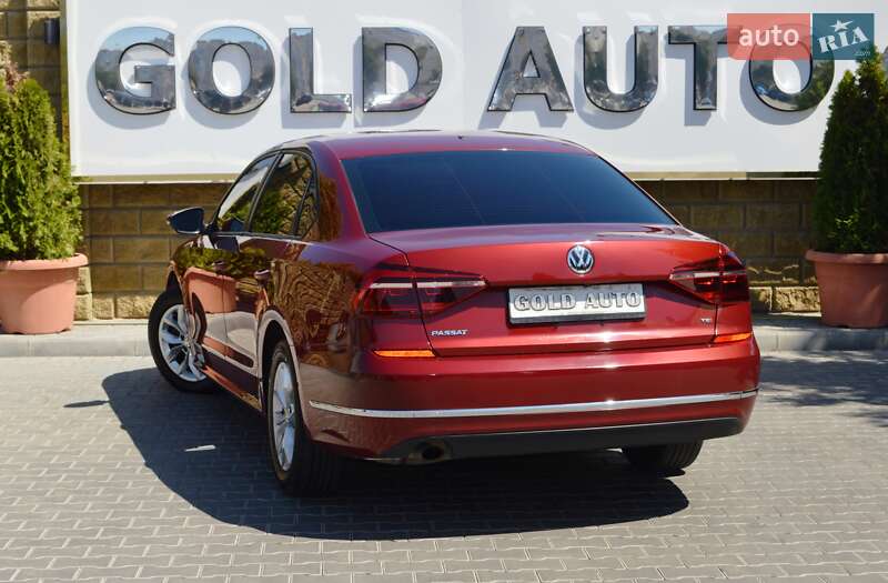 Седан Volkswagen Passat 2018 в Одессе