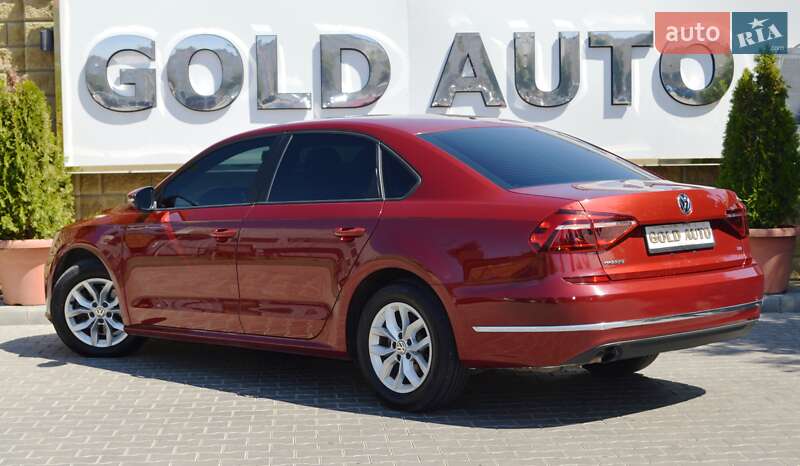 Седан Volkswagen Passat 2018 в Одессе