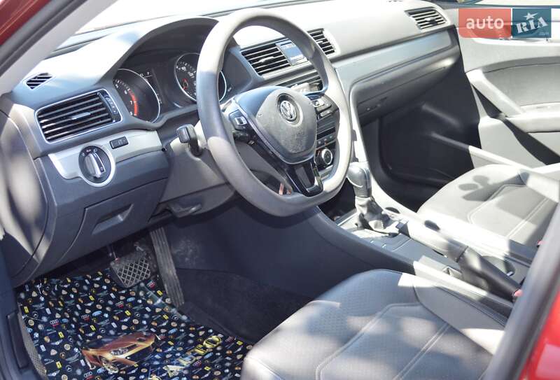 Седан Volkswagen Passat 2018 в Одессе