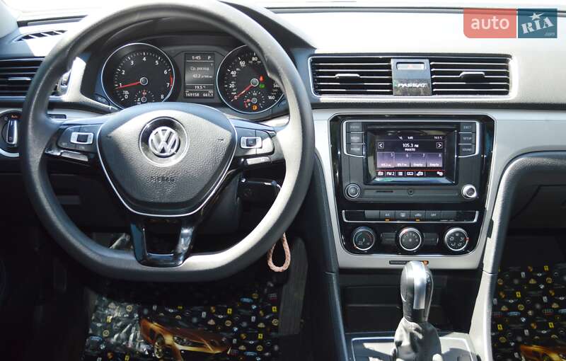 Седан Volkswagen Passat 2018 в Одессе