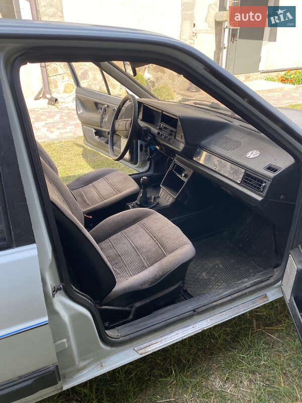 Универсал Volkswagen Passat 1986 в Сарнах