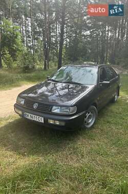 Седан Volkswagen Passat 1996 в Костопілі