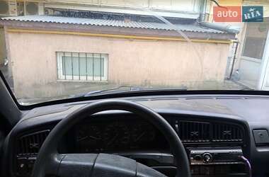 Универсал Volkswagen Passat 1993 в 