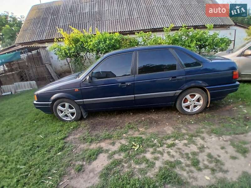 Седан Volkswagen Passat 1993 в Вінниці