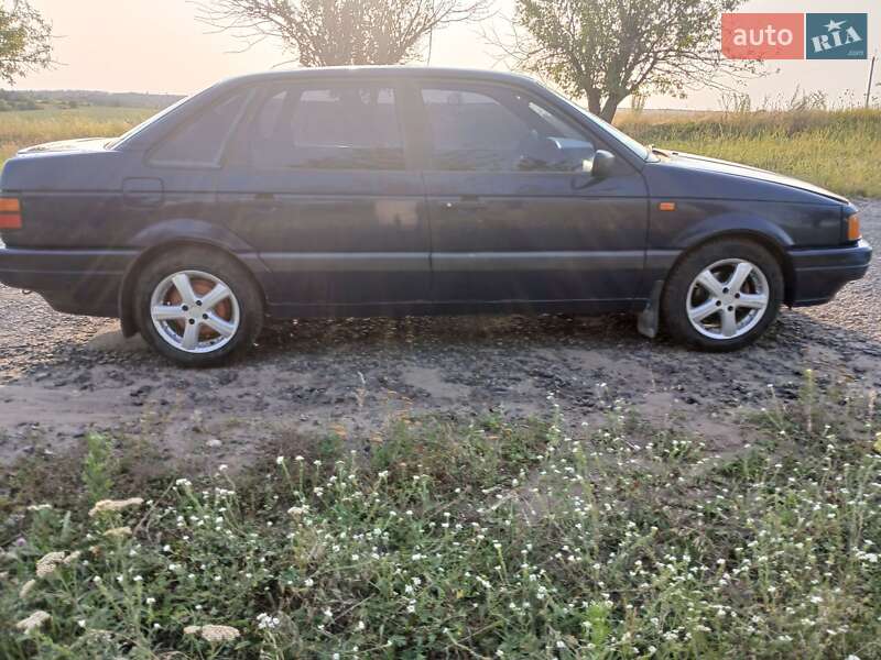 Седан Volkswagen Passat 1993 в Вінниці