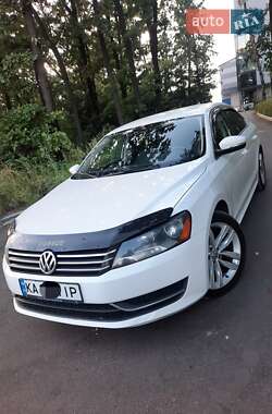 Седан Volkswagen Passat 2012 в Киеве