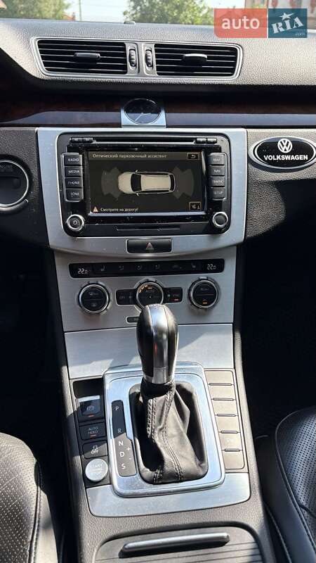 Універсал Volkswagen Passat 2012 в Полтаві