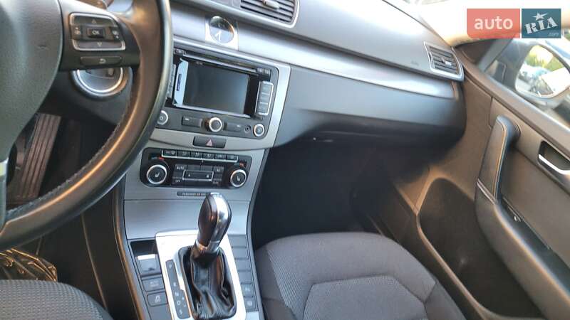 Универсал Volkswagen Passat 2011 в Киеве